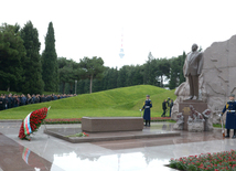 Azerbaijani public visits Alley of Honor to commemorate 12th death anniversary of Heydar Aliyev. Azerbaijan, Dec.12, 2015